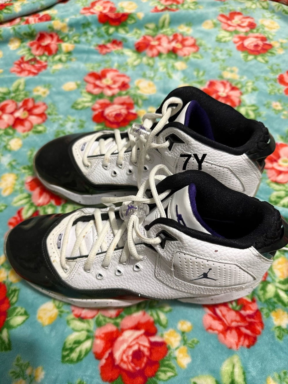 Jordan Kids White, Black & Purple Basketball Sneakers